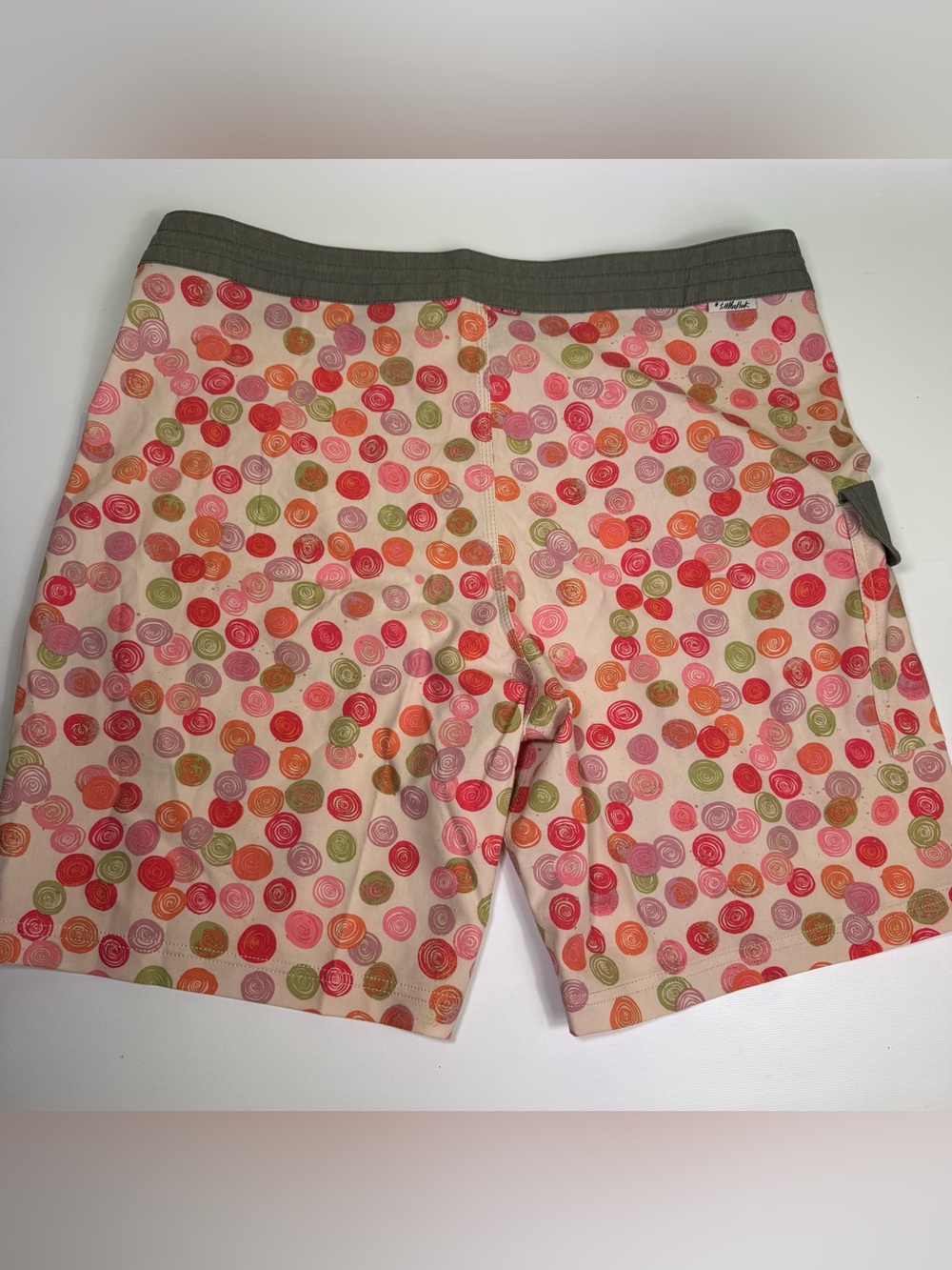 Vissla Spun Out 18.5" boardshorts featuring a Thomas Campbell print size 36 NWT - Picture 9 of 9